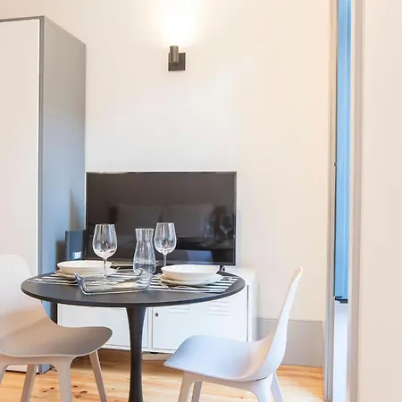Apartamento Modern Retro Downtown By Lovelystay